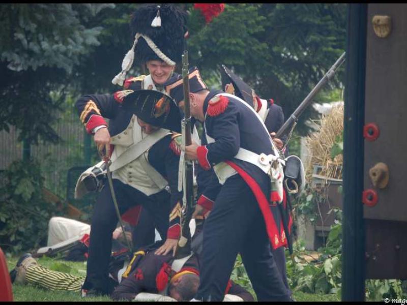 Napoleonic Bivouac в Люксембурге: сцена боя с французскими гренадерами
