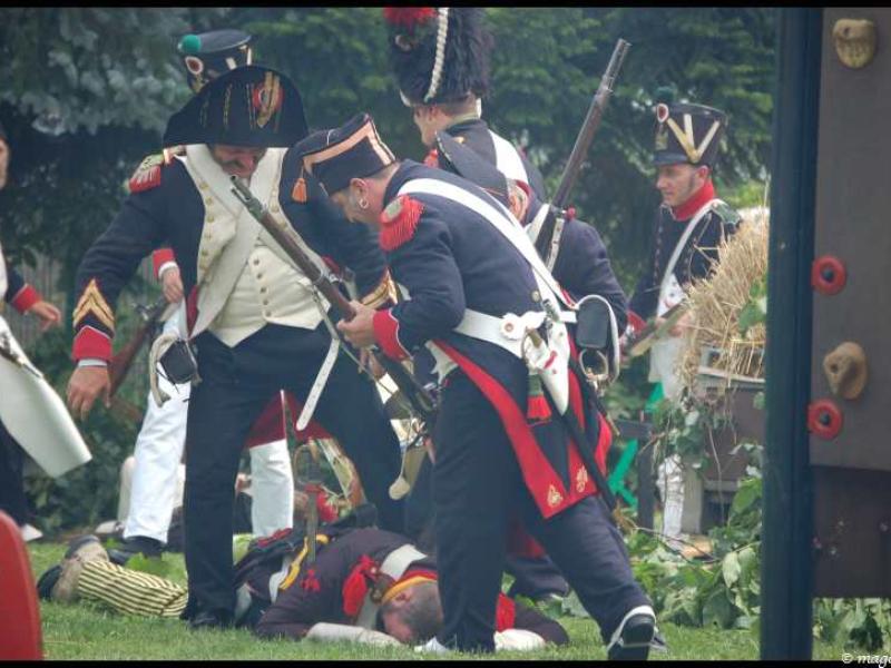 Napoleonic Bivouac в Люксембурге: сцена боя 1812 года