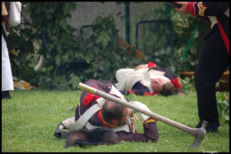 Napoleonic Bivouac в Люксембурге: солдаты в битве на зелёной лужайке