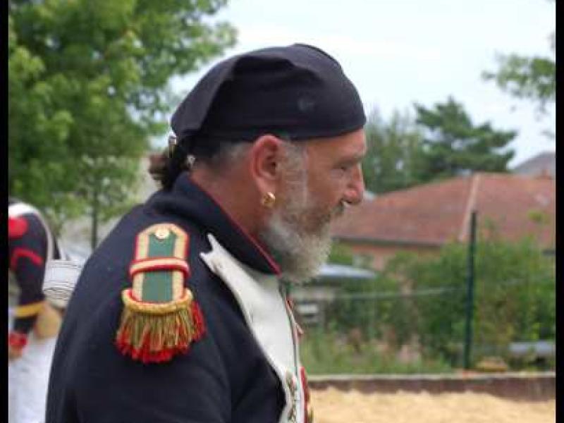Napoleonic Bivouac в Люксембурге: солдат с эмблемой топора и молота