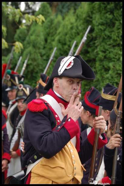 Napoleonic Bivouac в Люксембурге: солдат в трико и фуражке с пером