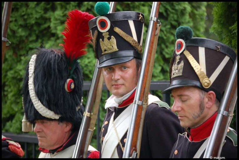Napoleonic Bivouac в Люксембурге: солдаты в церковных шляпах и плюмажах