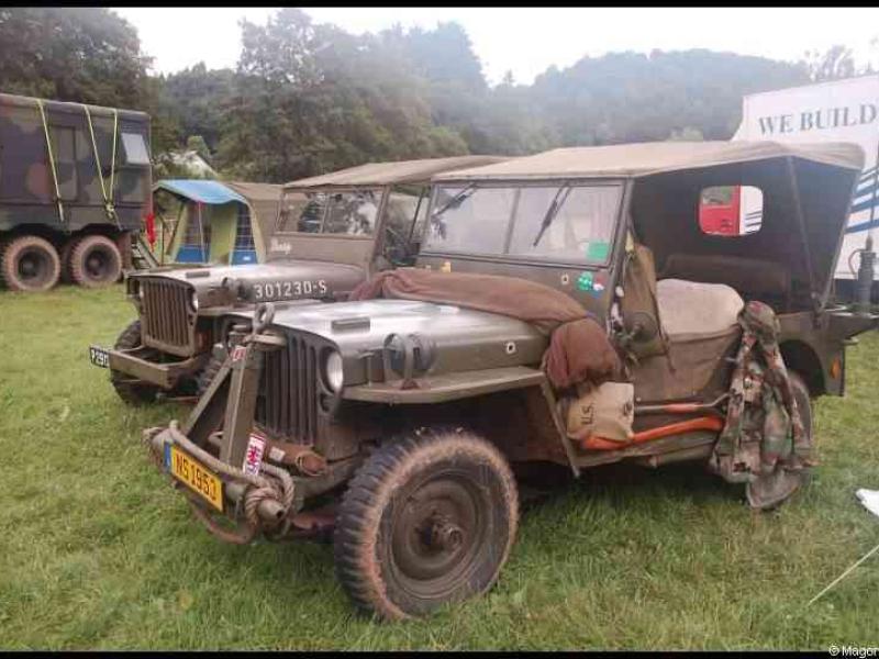 Septfontaines Milcars, Люксембург: военные Джипы 1940-х на зелёной поляне