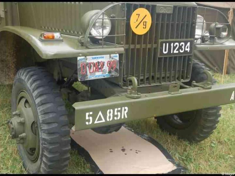 Septfontaines Milcars, Люксембург: оливковый военный грузовик с маркировкой 5△85R