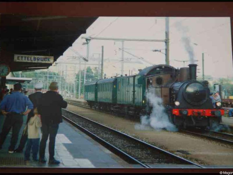 Ettelbruck, Люксембург, 1900: паровоз на платформе с вывеской «ETTELBRUCK»