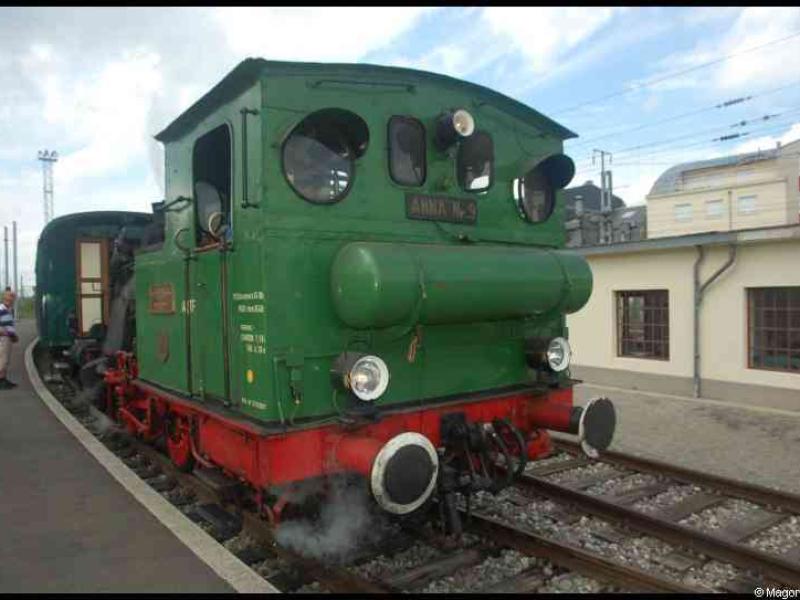 Train в Люксембурге, 1900: зелёный паровоз Anna № 3 на платформе