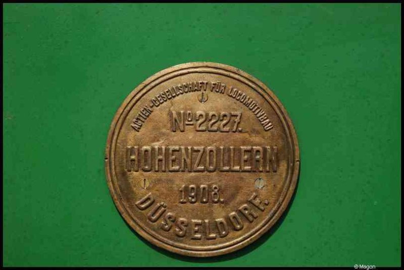 Hohenzollern 1908: табличка «Aktien-Gesellschaft für Lokomotivbau» в Люксембурге