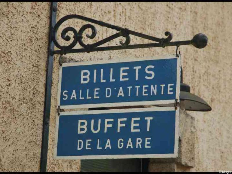 Train, Люксембург, 1900: вывеска «BILLETs SALLE D'ATTENTE» и «BUFFET DE LA GARE»