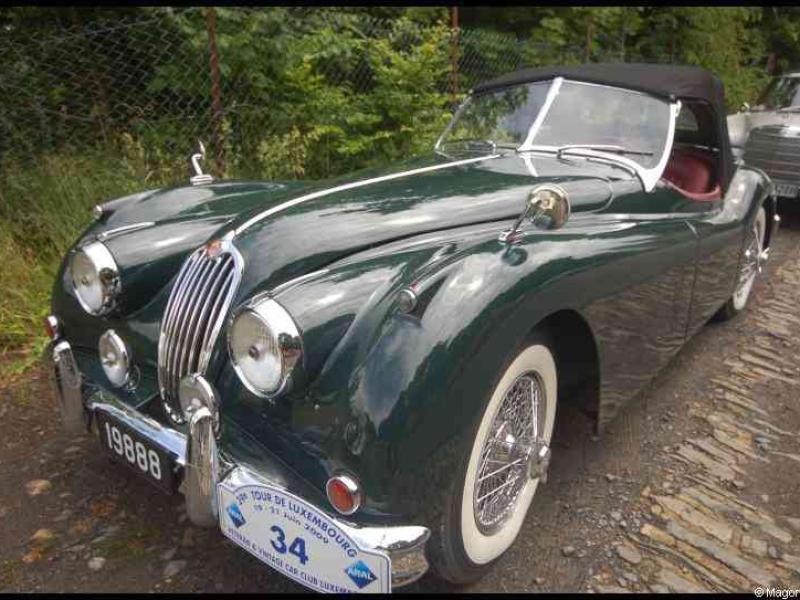 Зелёный Джагуар XK120 на каменной дороге в Люксембурге, 20 июня 2009