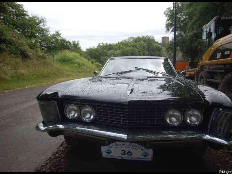 Чёрный Buick Riviera 1968 года на винтажном шоу в Люксембурге, 2009