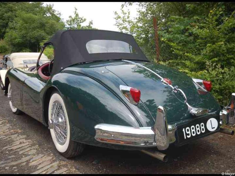 Зелёный Джагуар XK140 на узкой дороге в Люксембурге, 20 июня 2009