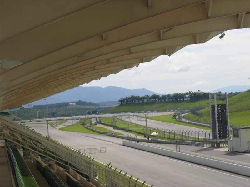 Формула-1 в Малайзии: трасса Sepang, вид с трибун