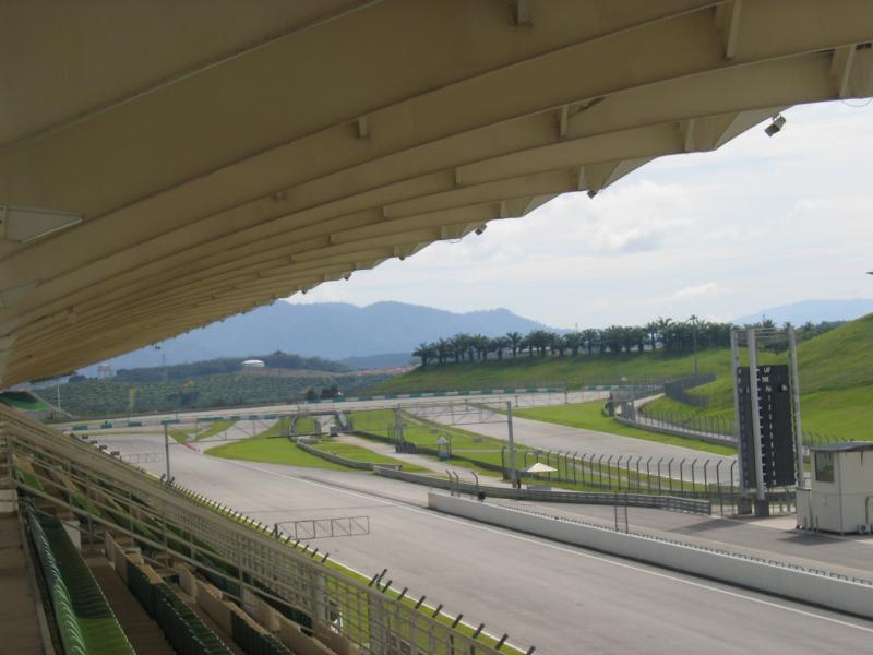 Формула-1 в Малайзии: трасса Sepang, вид с трибун