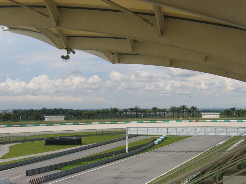Формула-1 в Малайзии: трасса Sepang, вид с трибуны