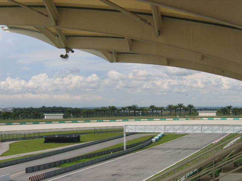 Формула-1 в Малайзии: трасса Sepang, вид с трибуны