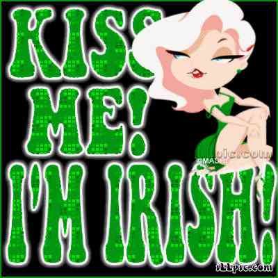 17.03: зелёная надпись с куклой и текстом «KISS ME! I'M IRISH!»