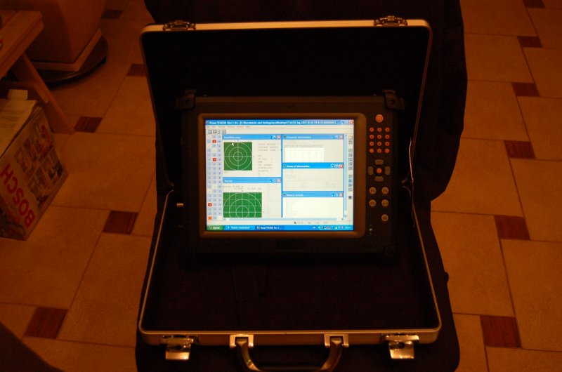 ORSiO TP701 в чёрном кейсе: экран с интерфейсом Visual TFAG50, 2007 год
