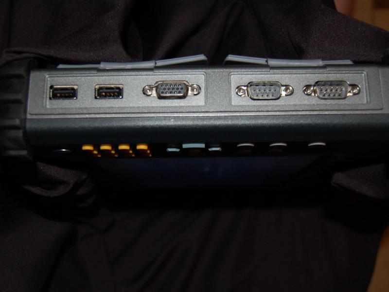 ORSiO TP701 — задняя панель с USB и VGA-портами
