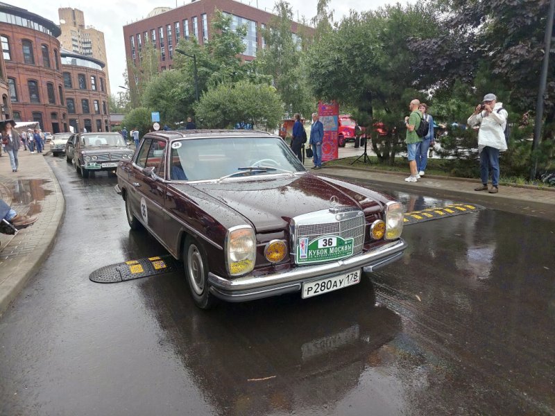 Мерседес-Бенц W114 на «Кубке Москвы» в Арме, 2026