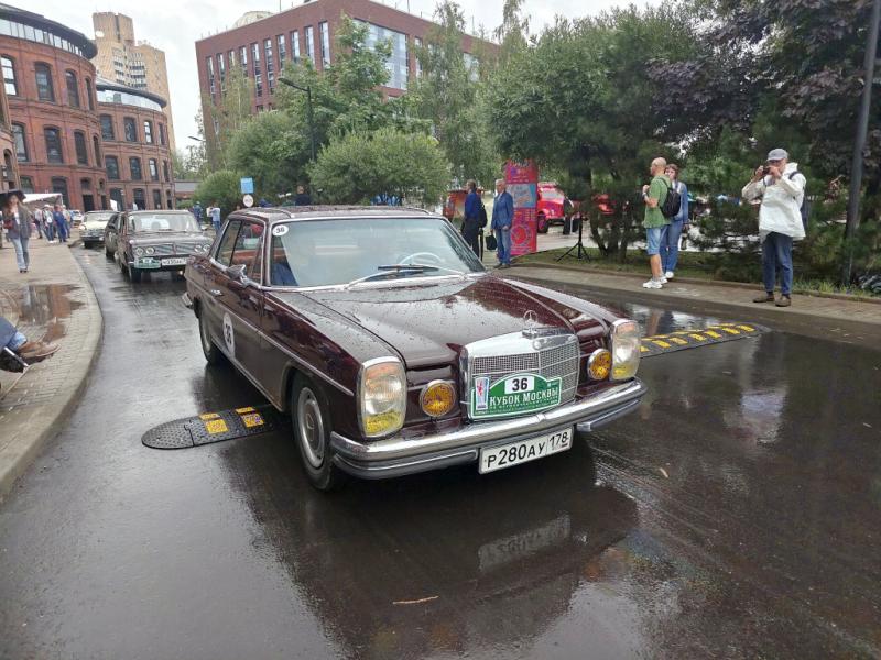 Мерседес-Бенц W114 на «Кубке Москвы» в Арме, 2026