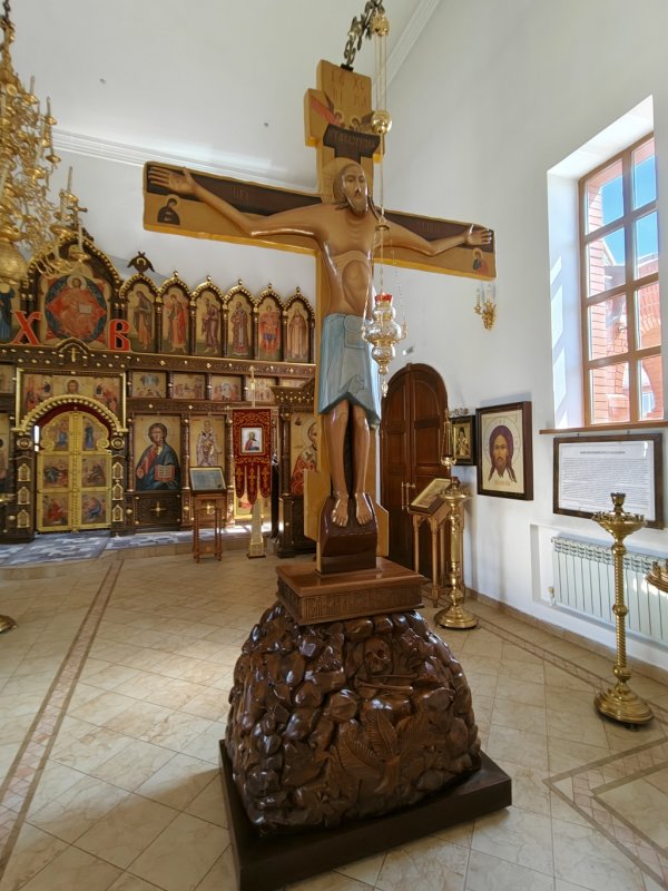 Крест в храме «Церковь Николая Чудотворца» в г. Ершове