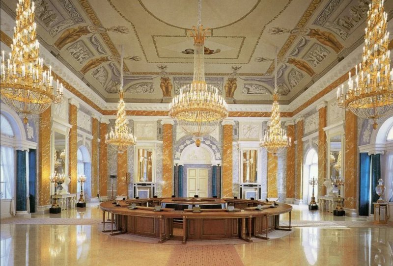 Зал заседаний саммита G8 в Кремле: барокко, мрамор и хрустальные люстры