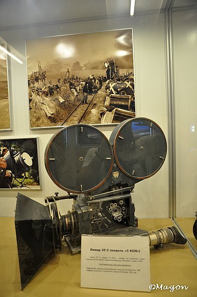 Кинопроектор Кинор-35 С в зале Mosfilm, 1960-е
