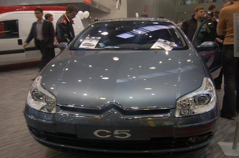 Моторшоу-2006: серый Citroën C5 на выставке в Москве