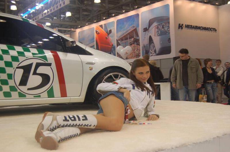Motorshow 2006, Москва: белый Fiat с зелёно-красной полосой и номером 15