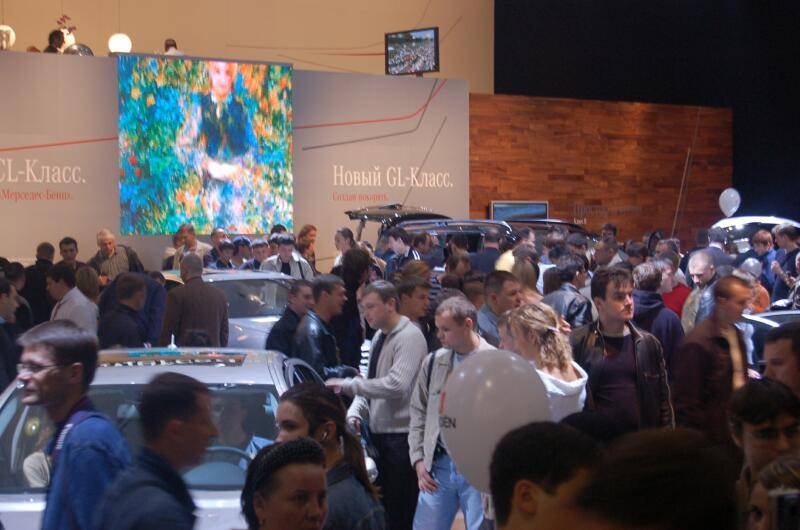 Моторшоу-2006 в Москве: «Новый GL-Класс» и толпа посетителей