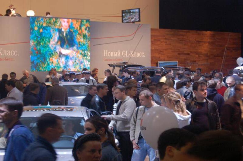 Моторшоу-2006 в Москве: «Новый GL-Класс» и толпа посетителей
