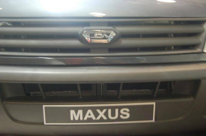 Motorshow 2006: передняя часть автомобиля Maxus на российском автосалоне