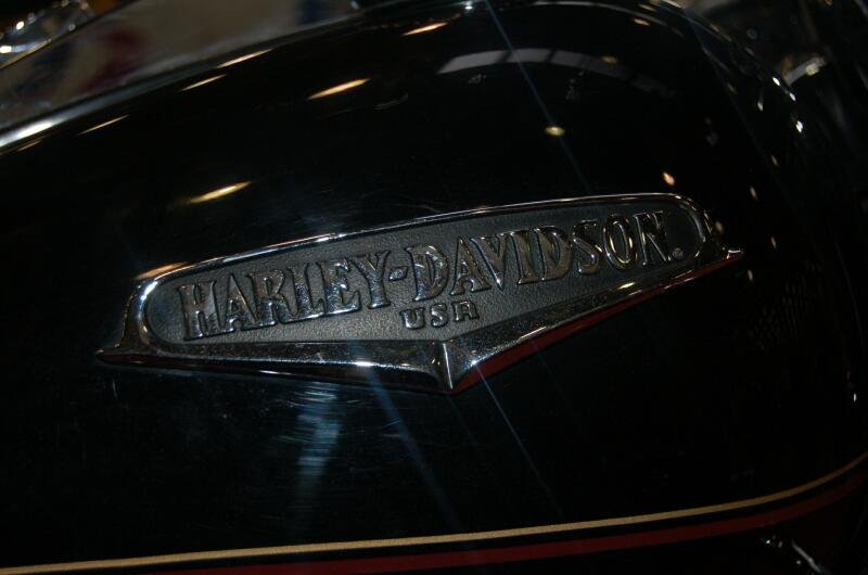 Oldtimer, Россия, 2006: хромированный бак Harley-Davidson USA