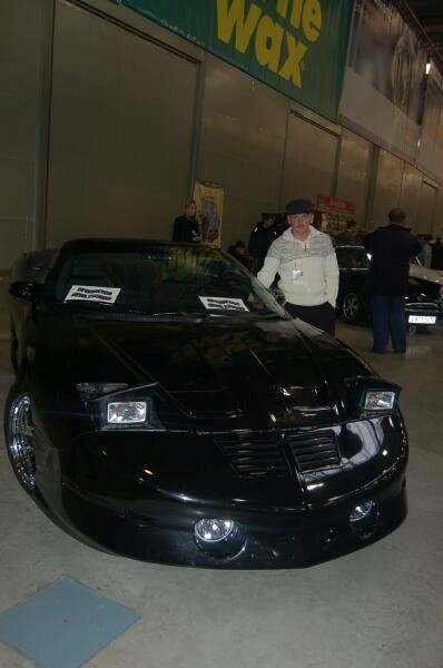 Oldtimer 2006: чёрный Pontiac Firebird на выставке в Москве