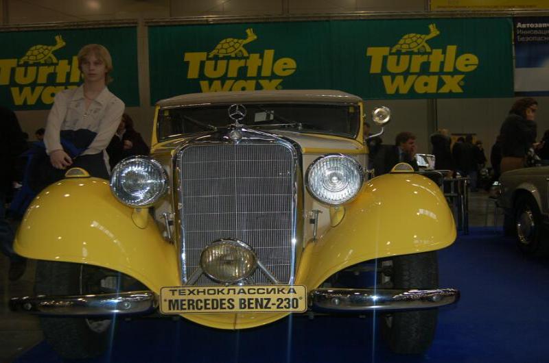 Oldtimer 2006: жёлтый Mercedes-Benz-230 на выставке в России