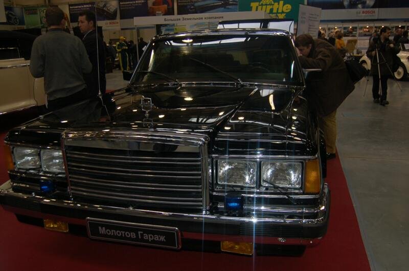 Oldtimer-выставка в Москве, 2006: чёрный Mercedes с табличкой «Молотов Гараж»