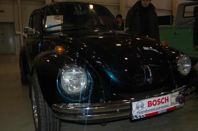 Чёрный Volkswagen Beetle на выставке Oldtimer в России, 2006