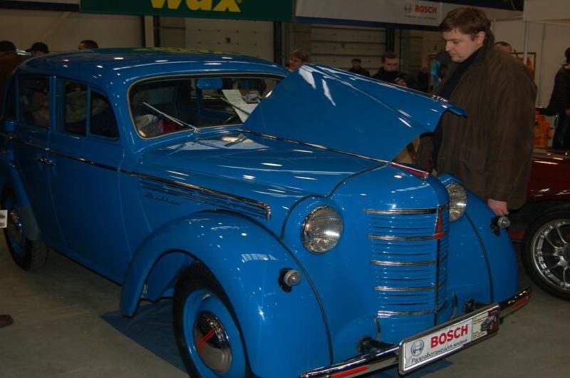 Синий «Москвич» на Oldtimer-выставке в России, 2006