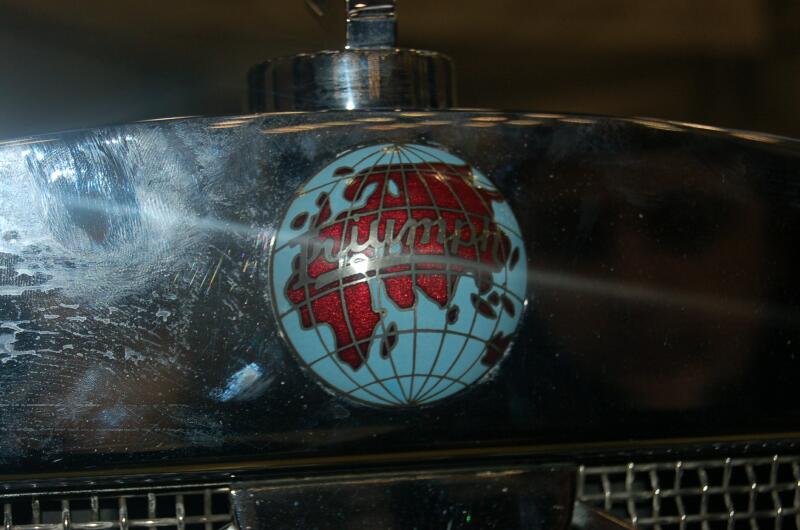 Oldtimer 2006: хромированный бампер с эмблемой Triumph