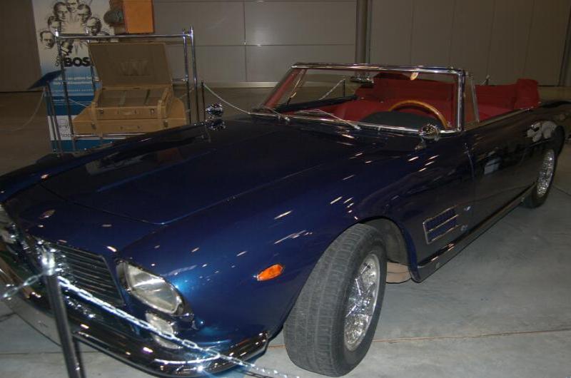 Oldtimer 2006: синий кабриолет на выставке в Москве