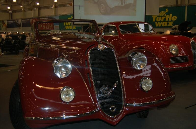 Oldtimer 2006: красные Alfa Romeo на выставке в России