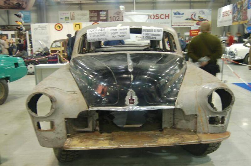 Oldtimer 06 2: разобранный советский автомобиль на выставке в Москве