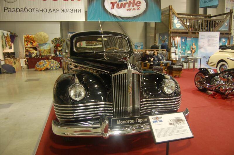 Oldtimer 06 2: «Молотов Гараж» — чёрный американский старинный автомобиль на выставке в Москве