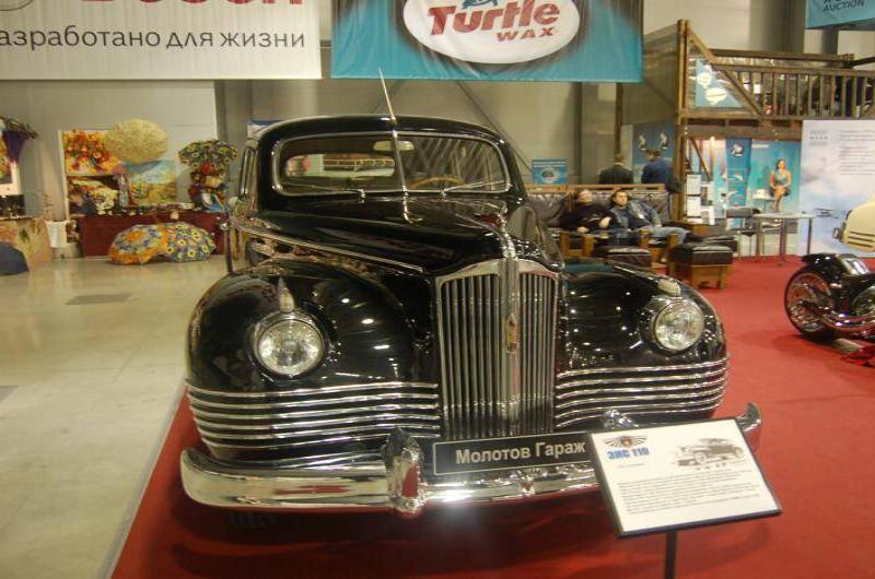 Oldtimer 06 2: «Молотов Гараж» — чёрный американский старинный автомобиль на выставке в Москве