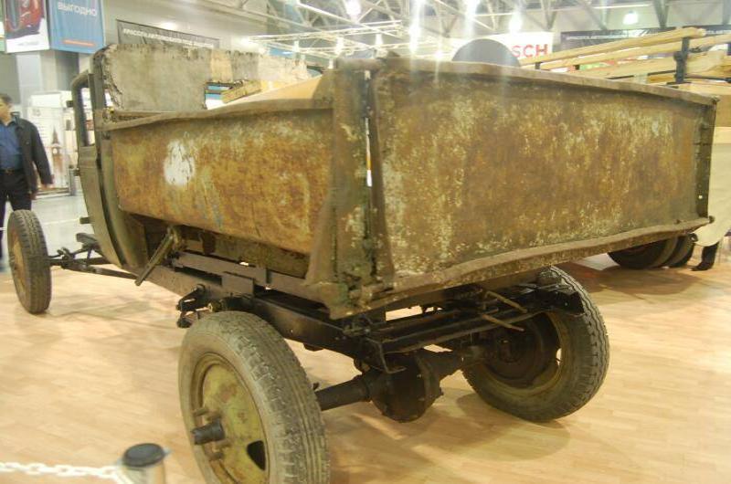 Oldtimer 06 2: ржавый грузовик на выставке в Москве
