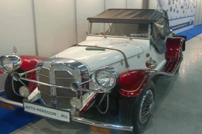 Oldtimer 06 2, Москва: бело-красный кабриолет с тентом и «АВТО-РЕГЕОН .RU» на номере
