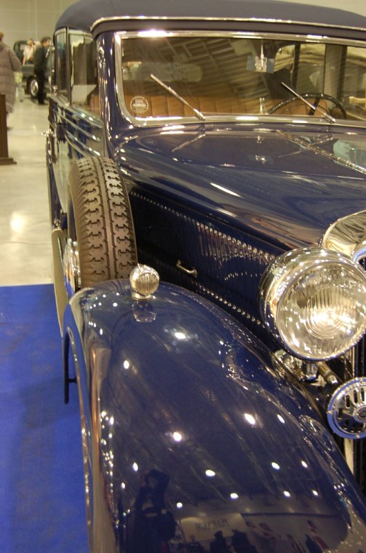 Oldtimer 2007: синий ретро-автомобиль на выставке в России