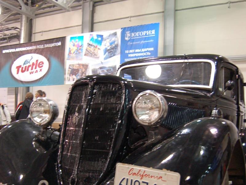 Oldtimer 2007, Россия: чёрный ретро-автомобиль с калифорнийской табличкой