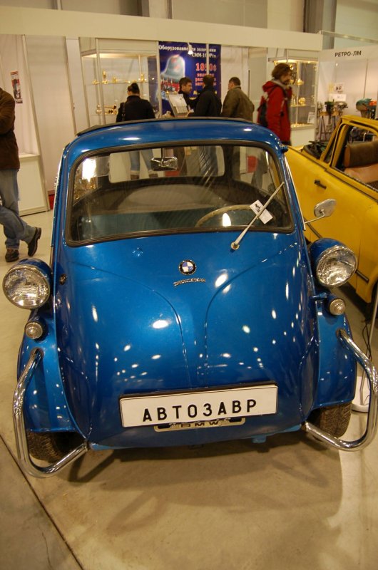 Oldtimer 2007: синий BMW Isetta на выставке в Москве