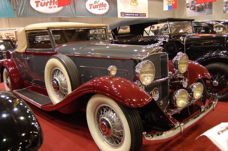 Oldtimer 2007, Москва: редкий кабриолет с двумя оттенками красного